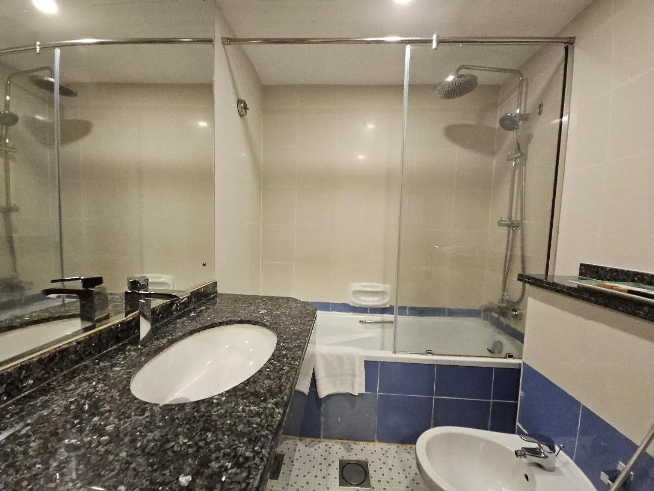 Royal Concorde Hotel & Suite Dubai