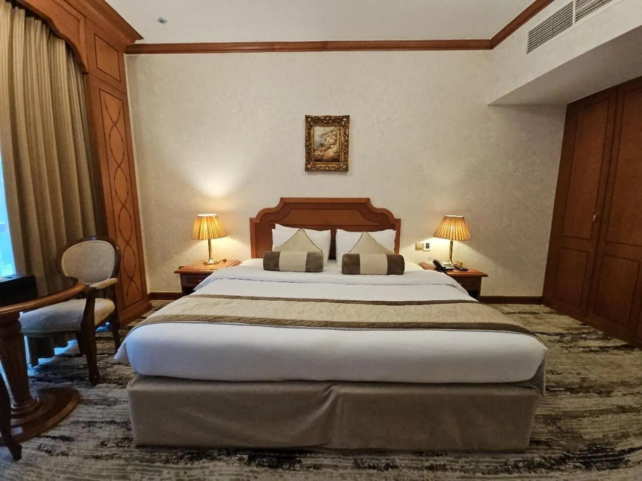 Royal Concorde Hotel & Suite Дубай